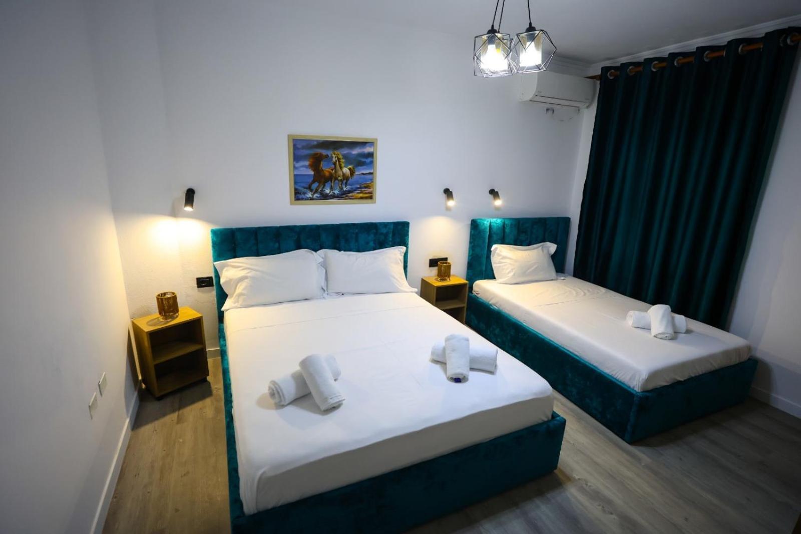 Vila Alizee Hotel Tirana Exteriör bild