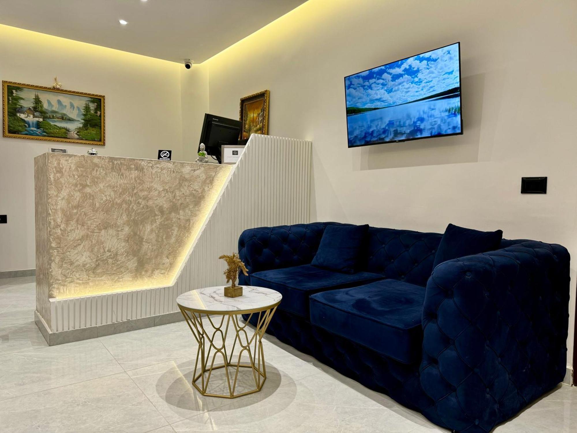 Vila Alizee Hotel Tirana Exteriör bild