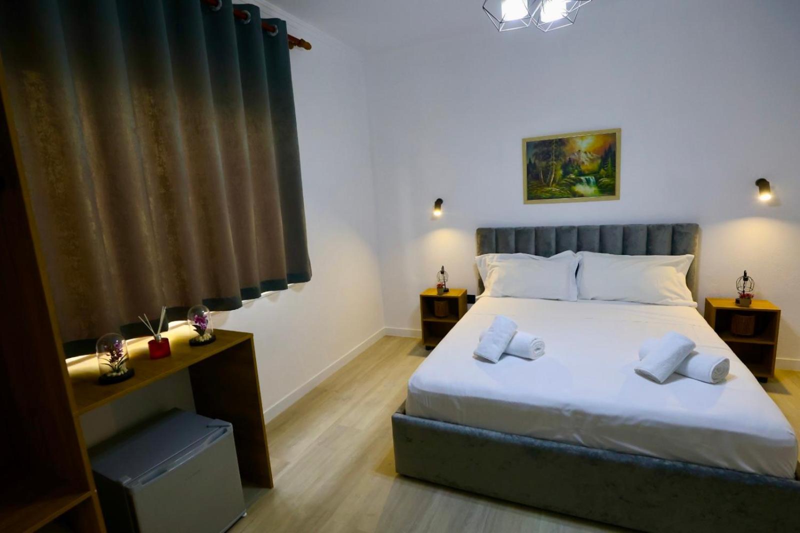 Vila Alizee Hotel Tirana Exteriör bild