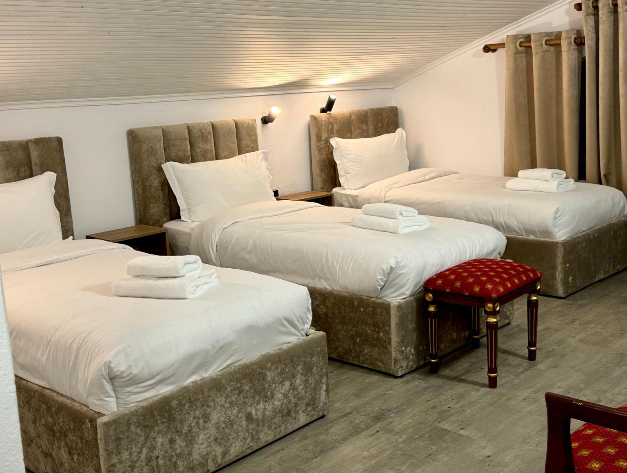 Vila Alizee Hotel Tirana Exteriör bild