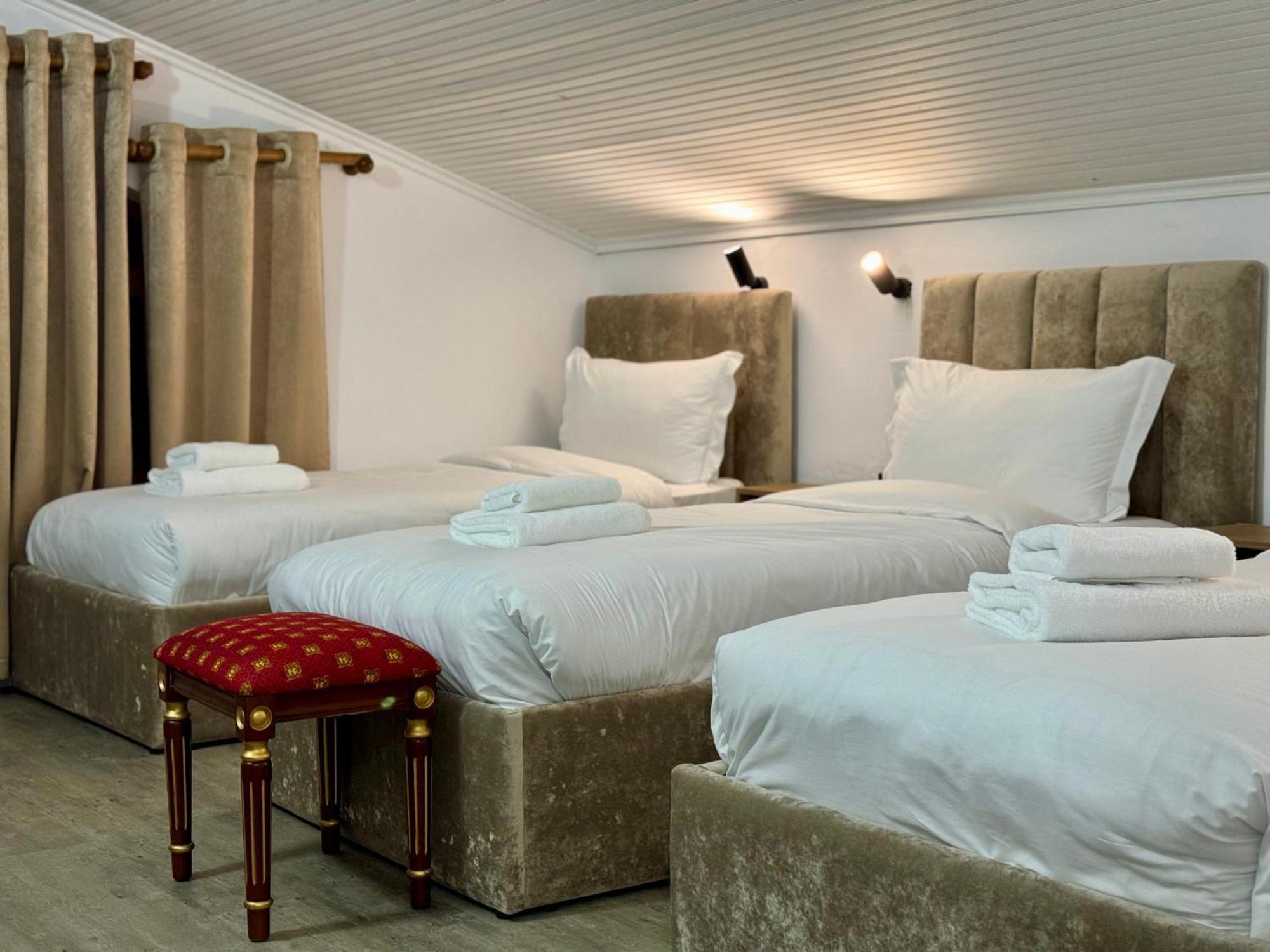 Vila Alizee Hotel Tirana Exteriör bild